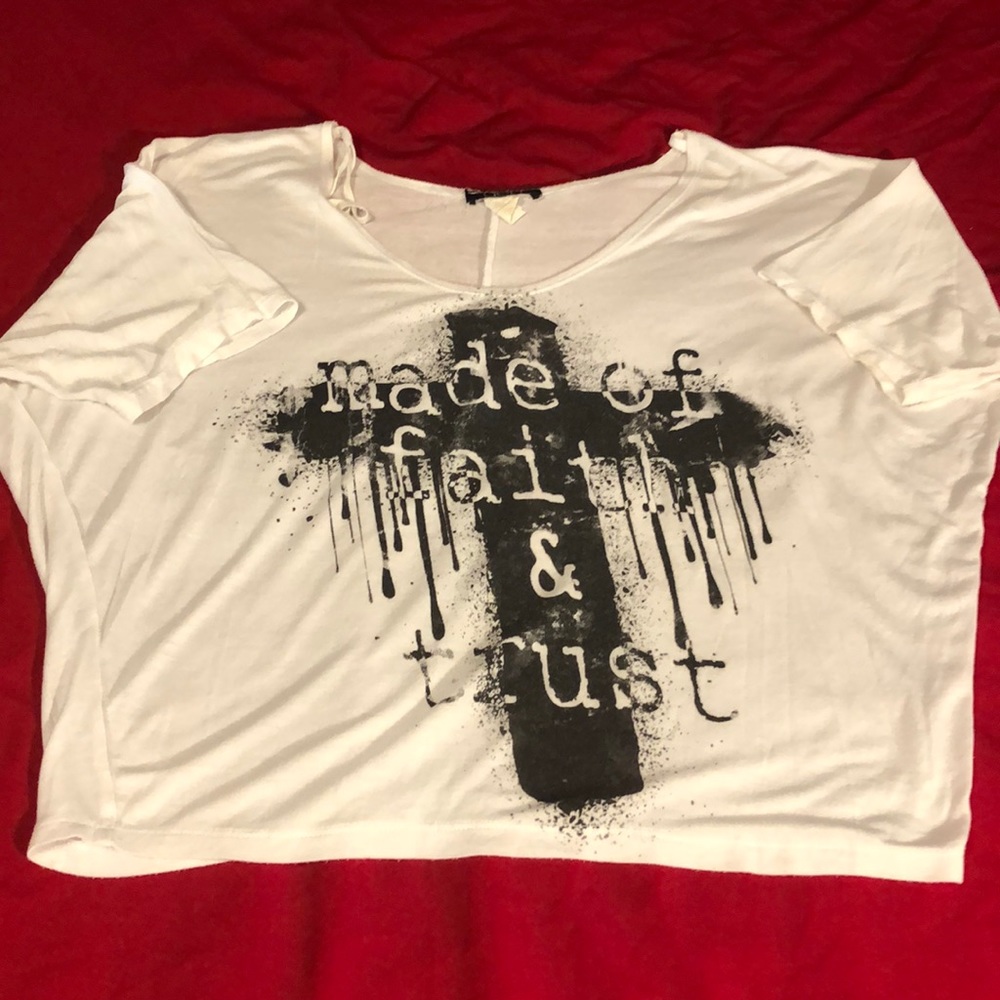 Loose fit- off shoulder top